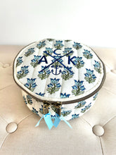 ACK 4170 Floral Block Round Case