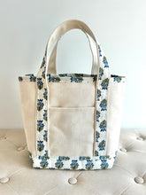 ACK 4170 Small Floral Block Canvas Tote