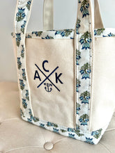 ACK 4170 Small Floral Block Canvas Tote