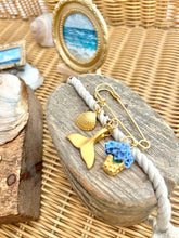 Gold Scallop / Whale Tail / Blue Hydrangea Golden Basket Brooch Pin